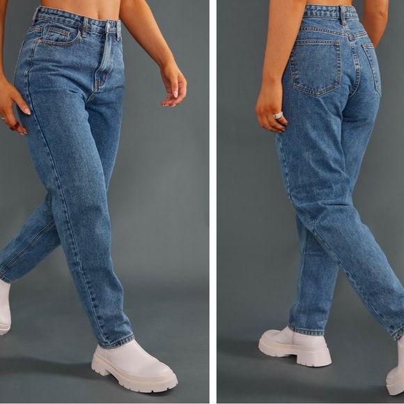 PrettyLittleThing Blue High Rise Jeans - Picture 9 of 9